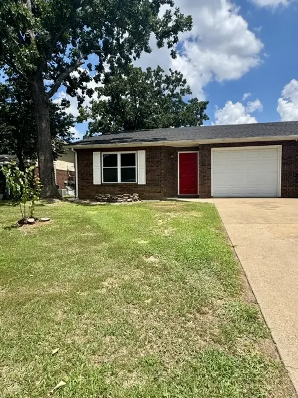 1023 S 26th Street, Rogers