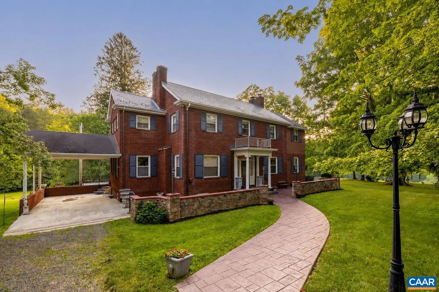 2492 Stable Rd, Hillsville