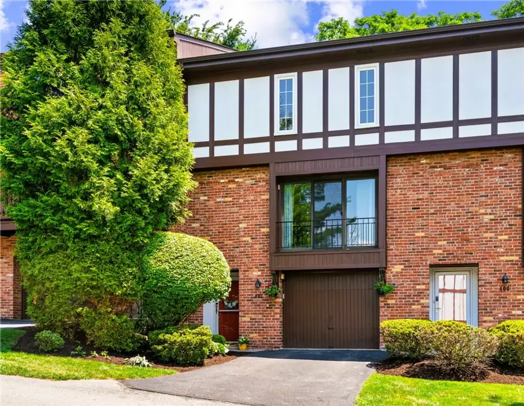 402 Allenberry, Ross