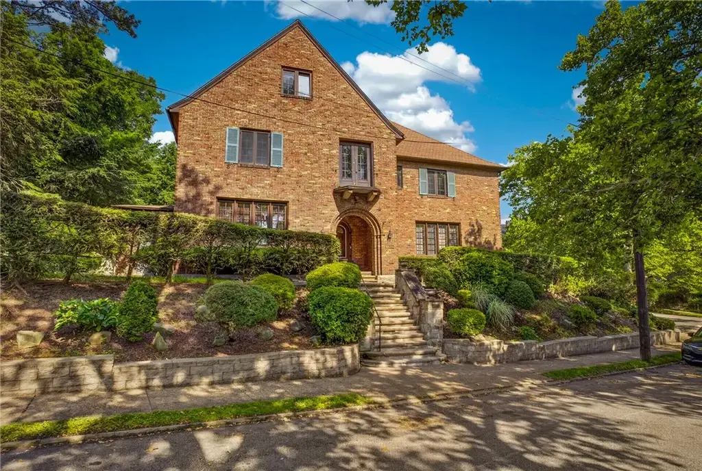 6430 Bartlett Street , Squirrel Hill