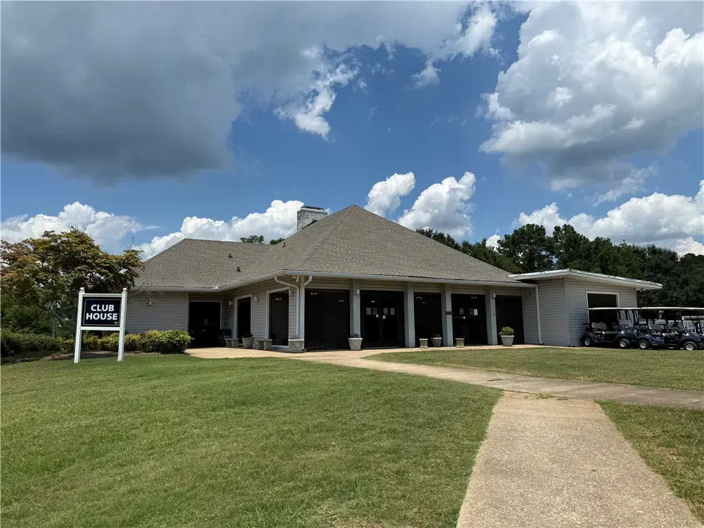 2001 Country Club Rd, Lanett