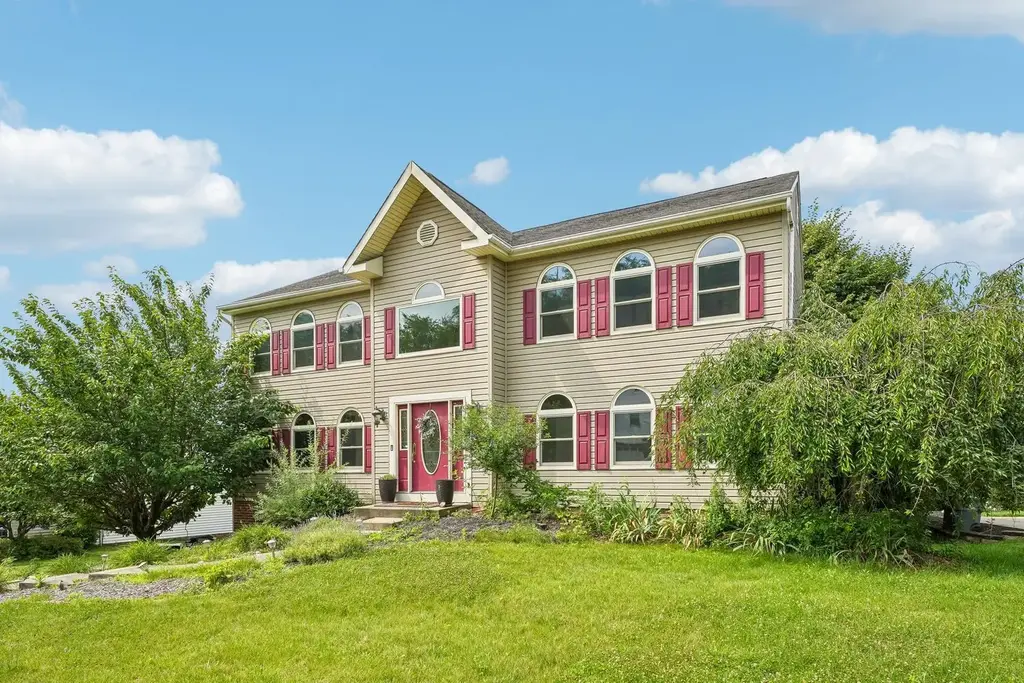 209 Jaclyn Drive , Cranberry