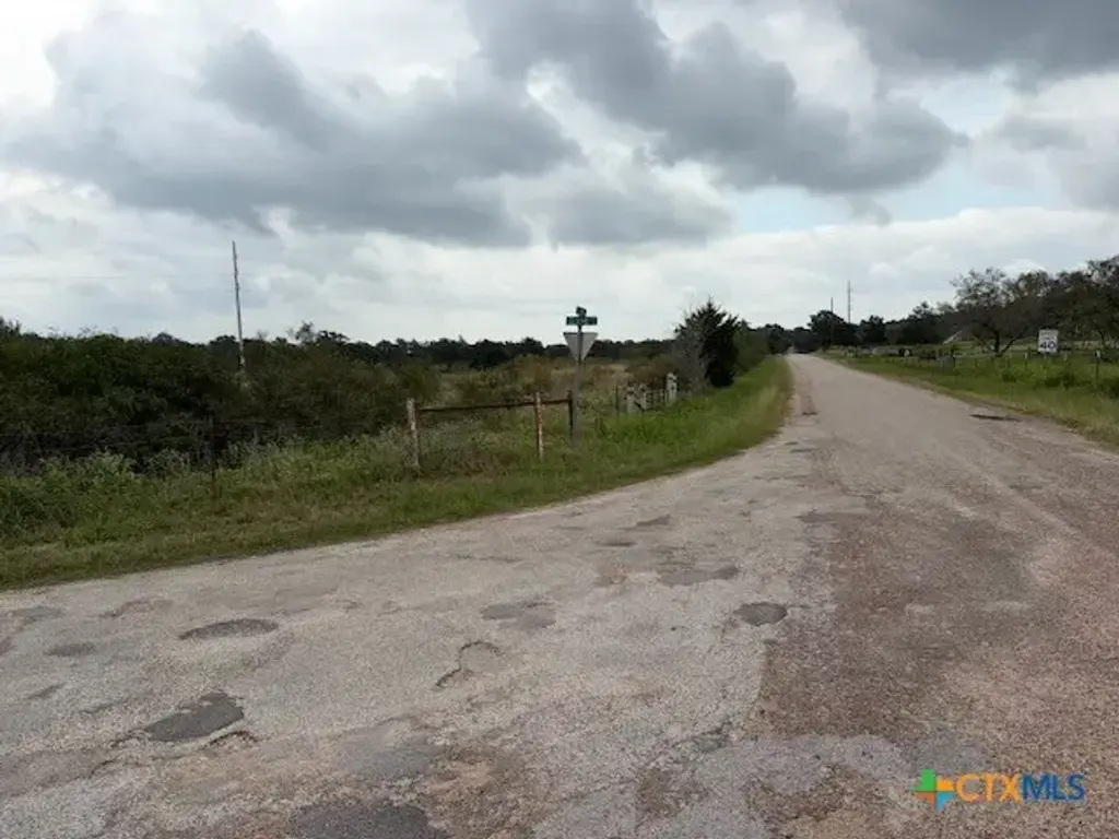 2609 County Road 216, Giddings