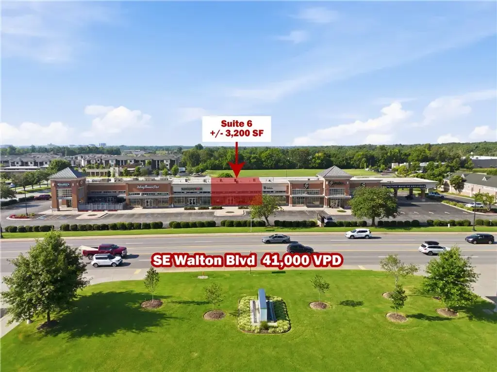 700 Se Walton Boulevard 6, Bentonville