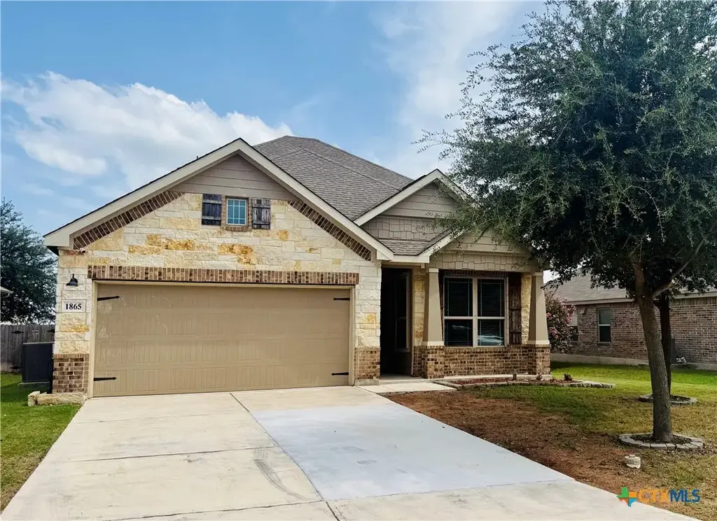 1865 Logan Trail, New Braunfels