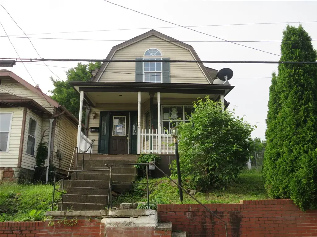 1119 Charles Street , Stowe
