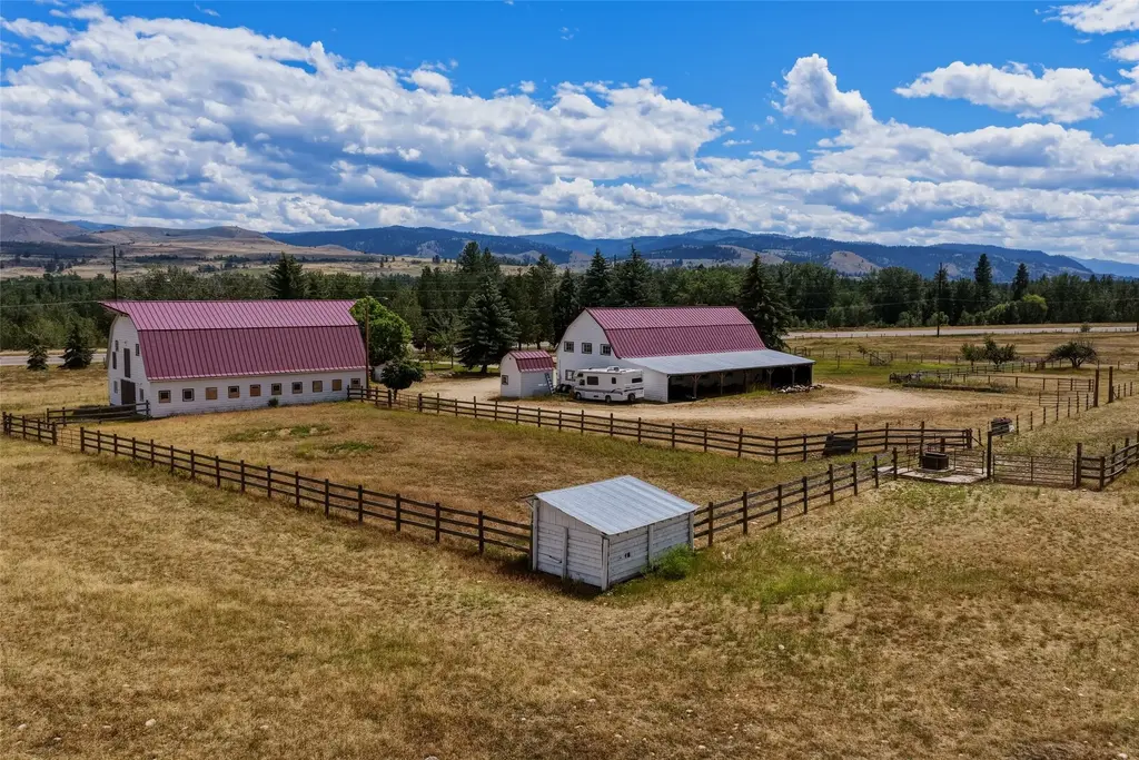 977 Us Highway 93 S, Hamilton