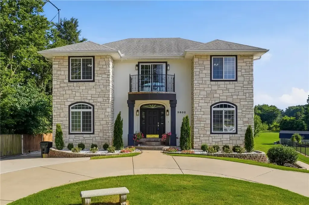 3802 Brooks Ridge, Rogers
