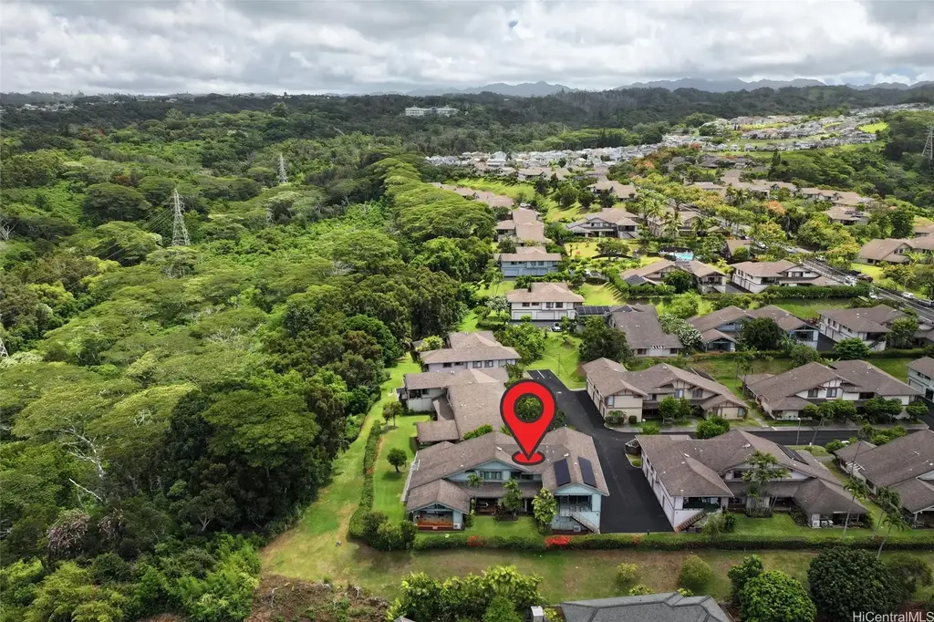 98-1698 Kaahumanu Street # 4c, Pearl City