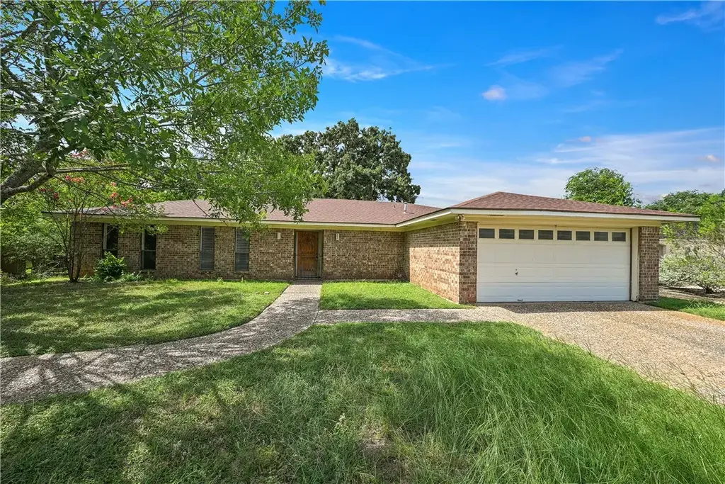 2505 Rustling Oaks Drive, Bryan