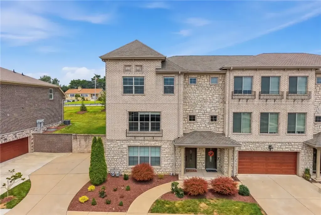 245 Lucca Lane , Upper St Clair
