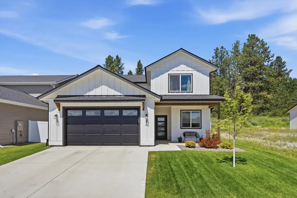 521 Eagle Valley Drive, Kalispell