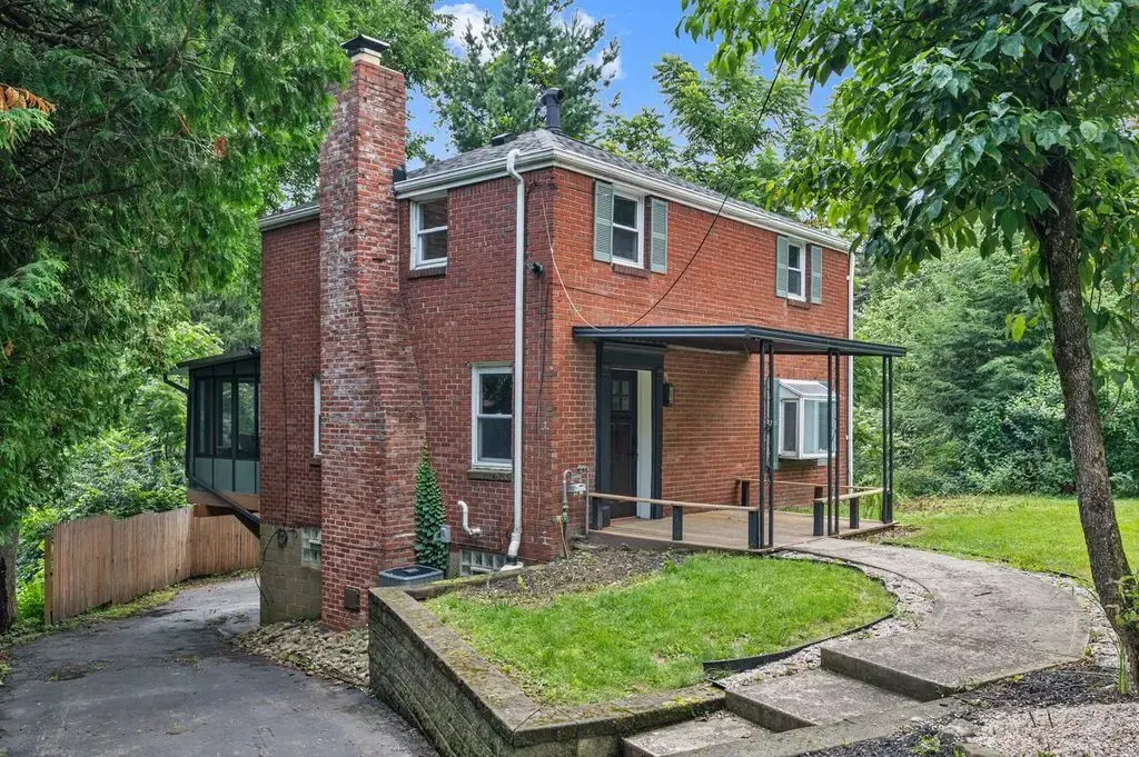 3953 Dowling, Wilkins