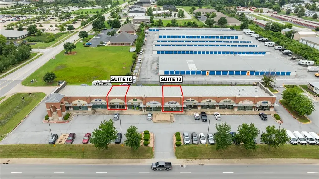 2200 Se J Street 18, Bentonville