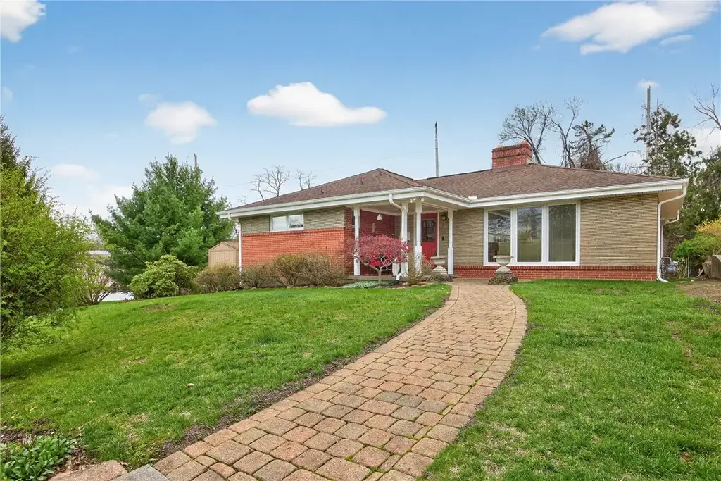 498 Balconade Drive , Baldwin Boro
