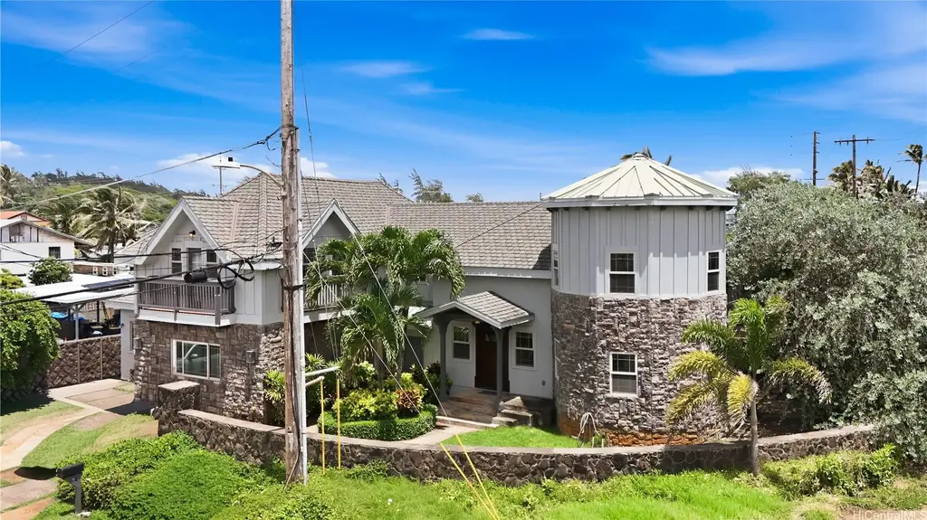 55-689 Wahinepee Street, Laie