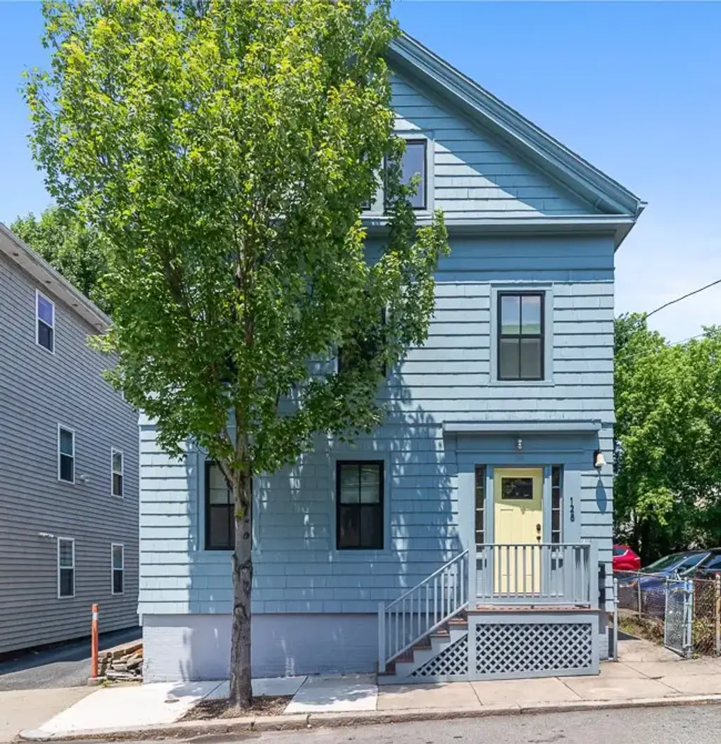 128 Sheldon St, Providence