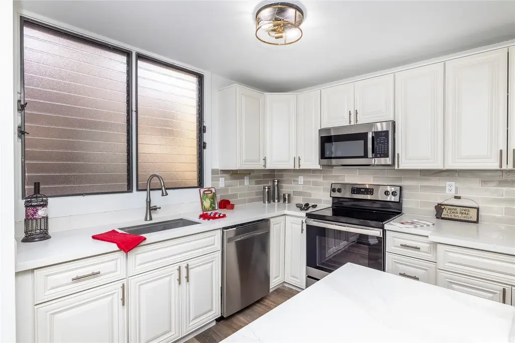1015 Aoloa Place # 318, Kailua
