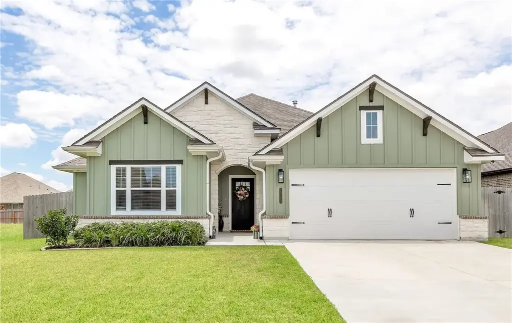 2909 Captain Court, Bryan
