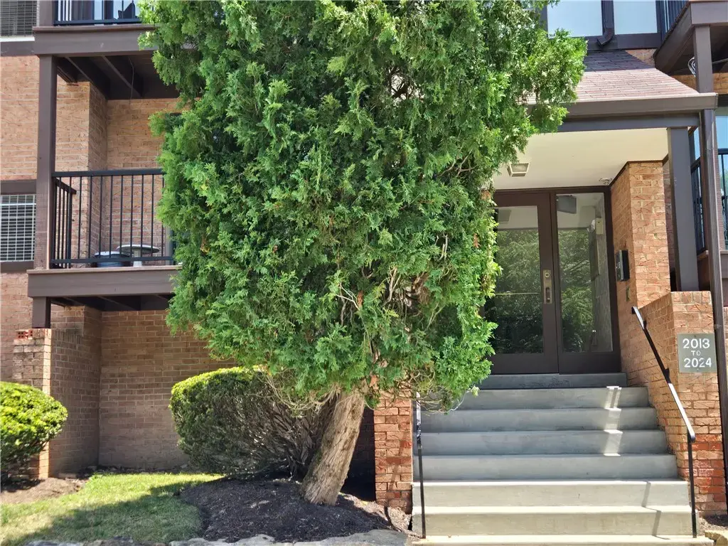 2017 Thornberry Drive, Ross