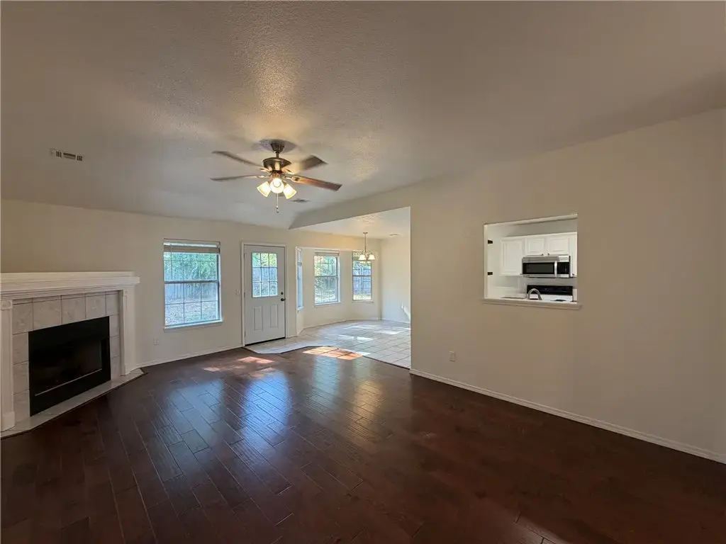 531 Walker Street, Centerton