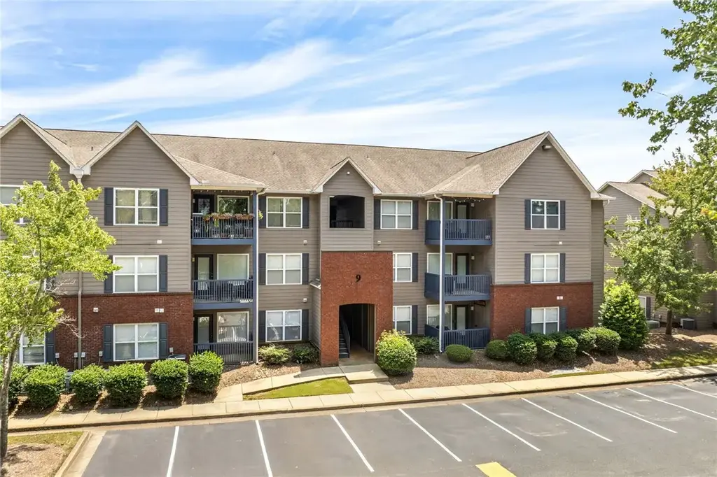 1114 S College St 9202, Auburn