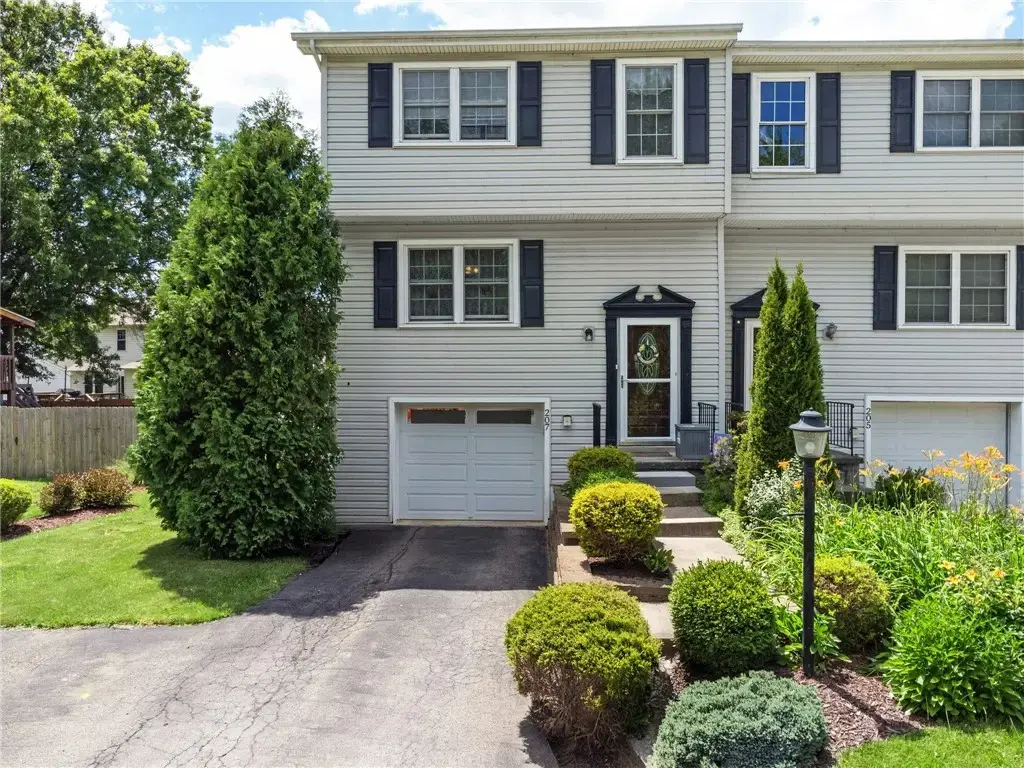 207 Opal Drive, Cranberry