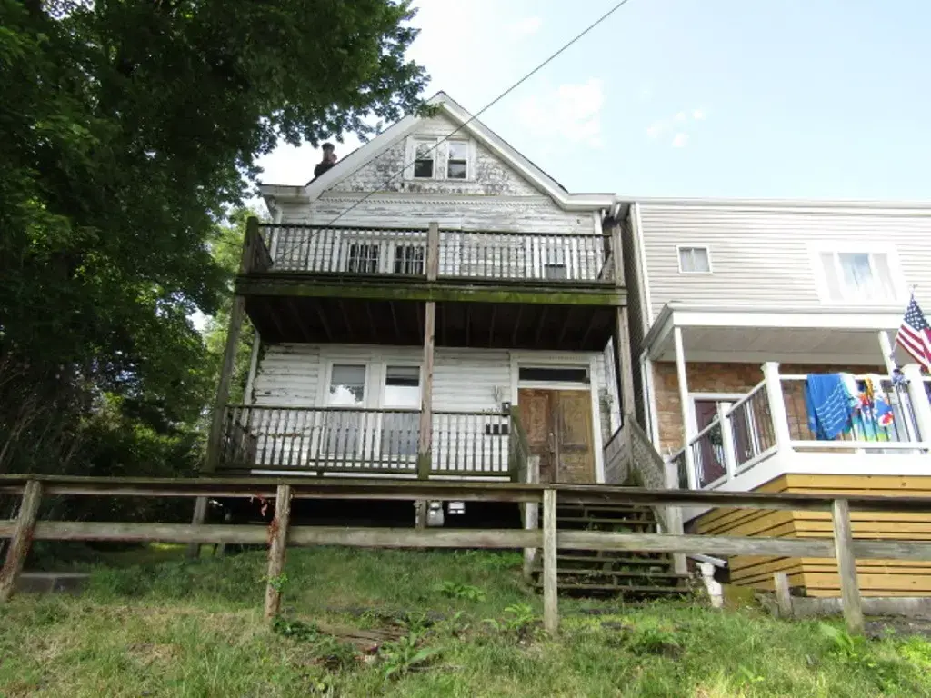 2620 Stromberg Street , South Side