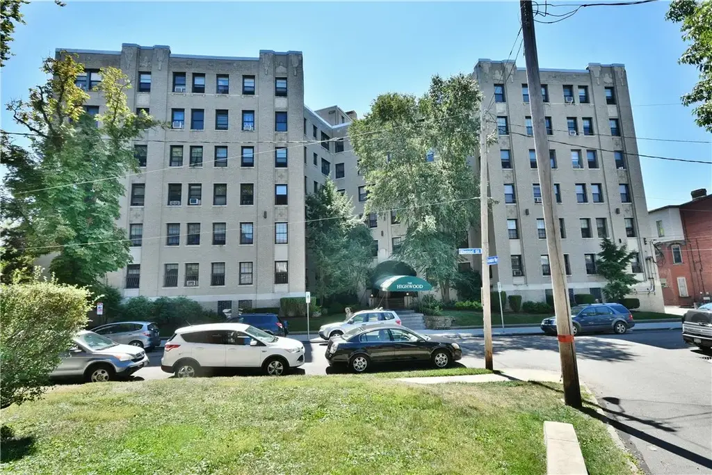 372 Highland Avenue 102, Shadyside