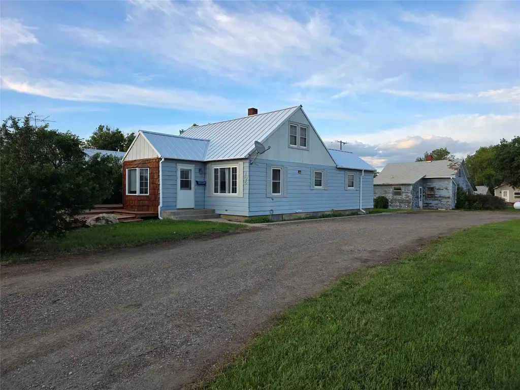 105 2nd Avenue Nw, Dutton