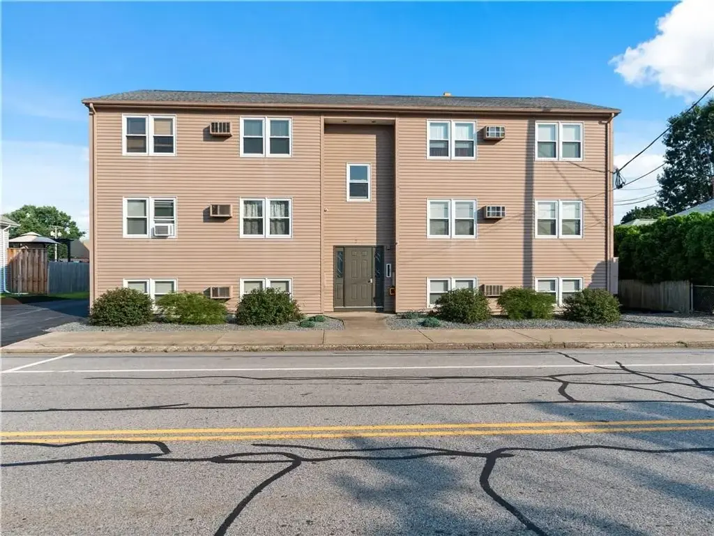 715 Cottage St, Pawtucket