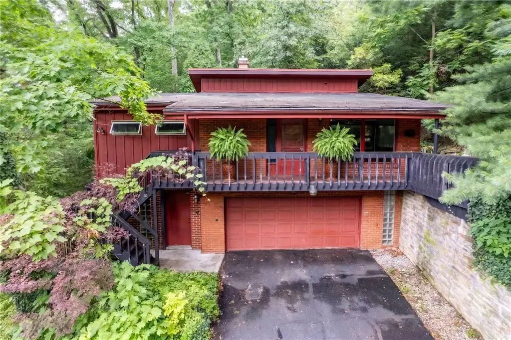 486 Woodlawn Avenue , Hempfield