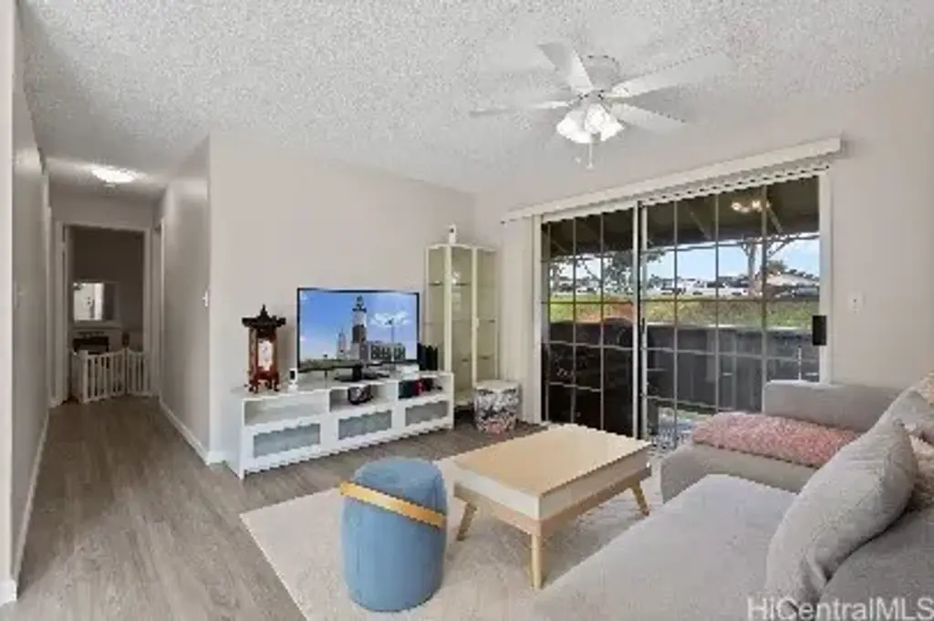 94-1348 Kulewa Loop # 7u, Waipahu