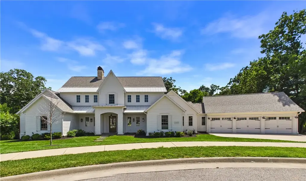8401 W Kingbird Court, Bentonville