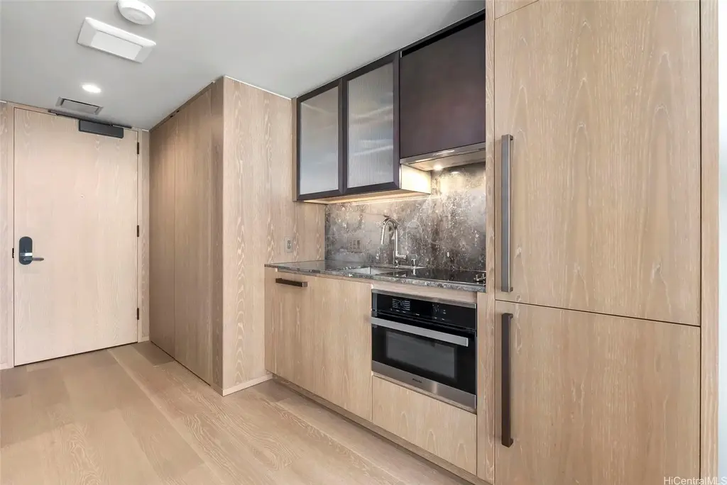 1000 Auahi Street # 733, Honolulu