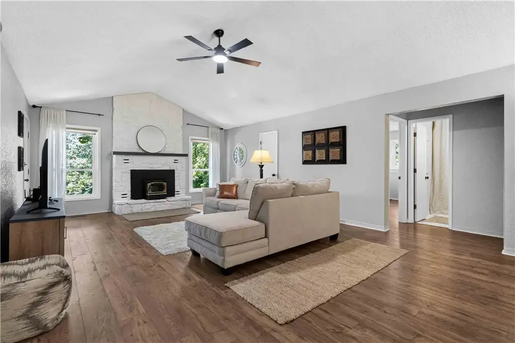 27 Wimbledon Way, Bella Vista