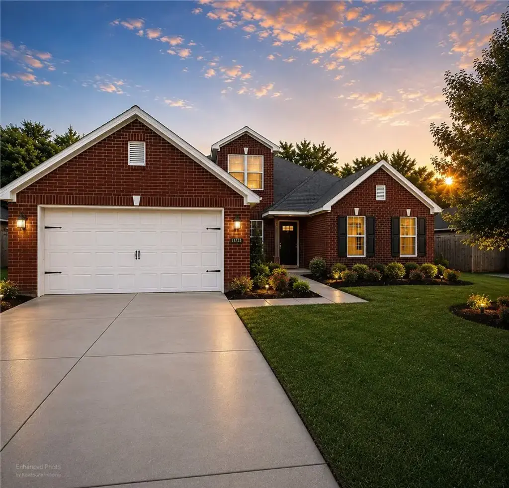 11723 E Creek Lane, Farmington