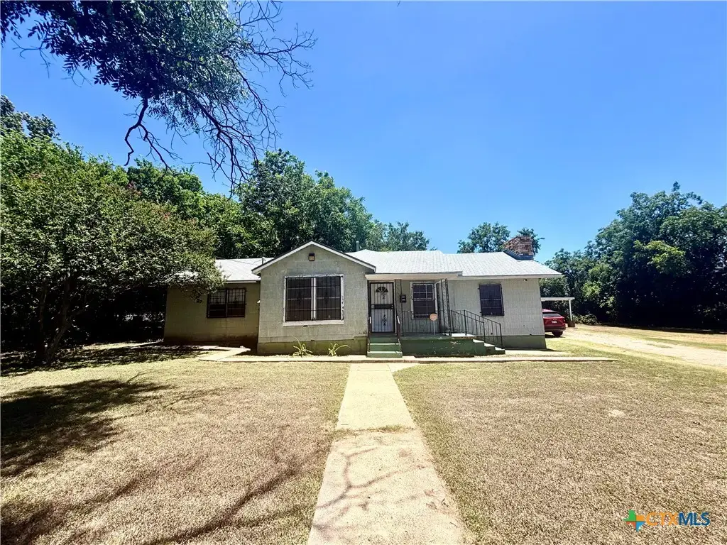 1208 N College Street, Killeen