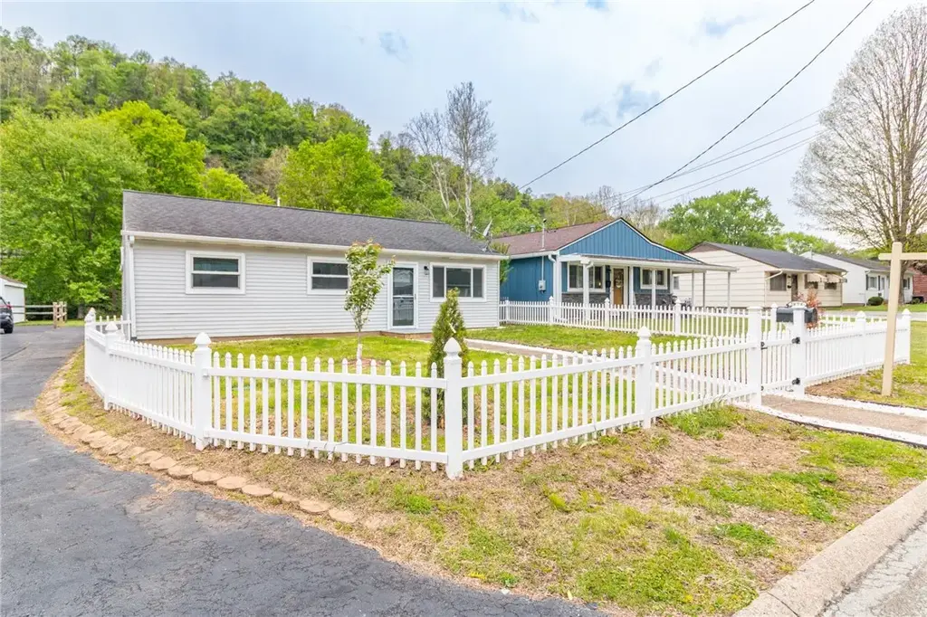 2873 Meadow Street , Harrison