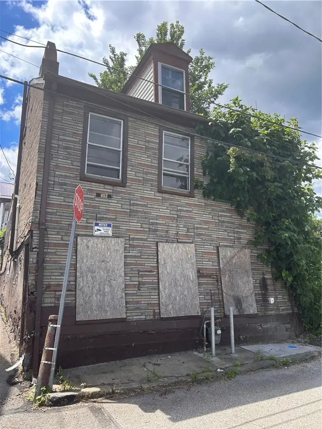 853 Lovitt Way, Spring Garden