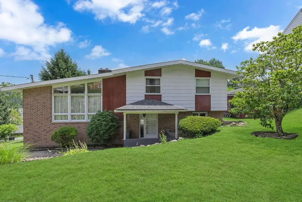 3626 Craig Street , West Mayfield