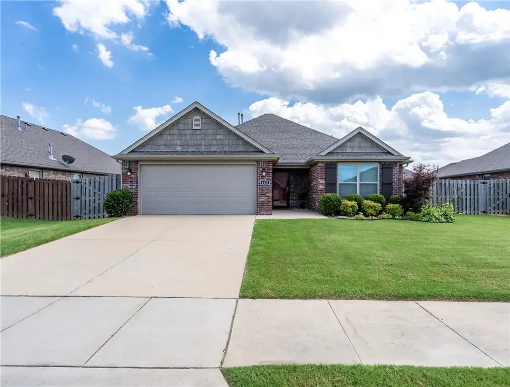 4431 W Wales Drive, Fayetteville