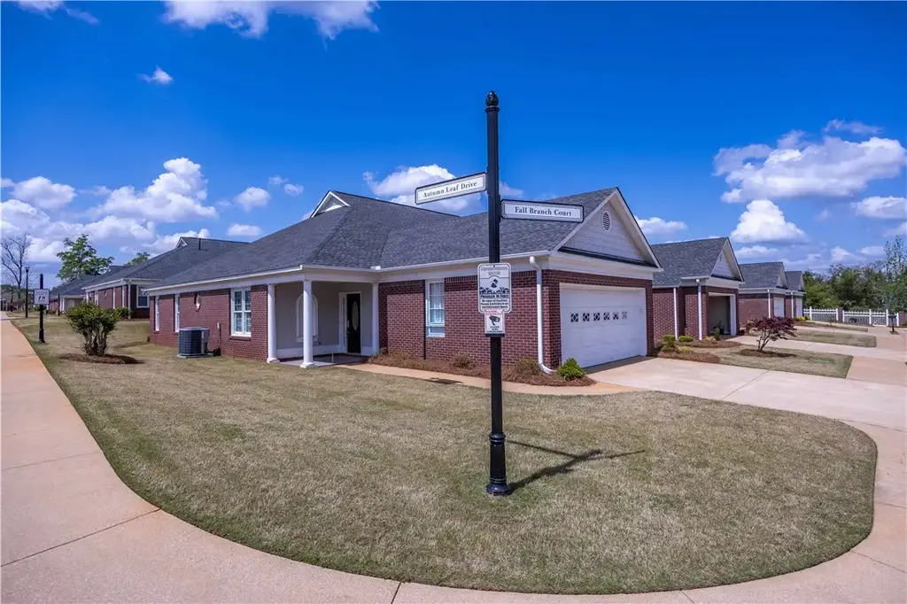 5011 Fall Branch Ct A, Phenix City
