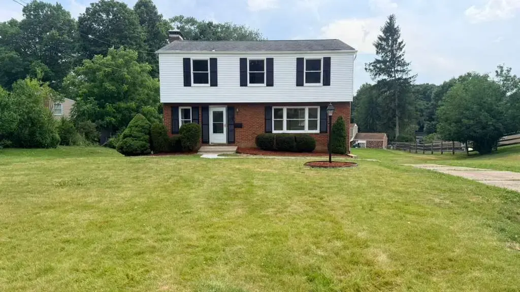 1216 Rolling Meadow Road, Upper St Clair