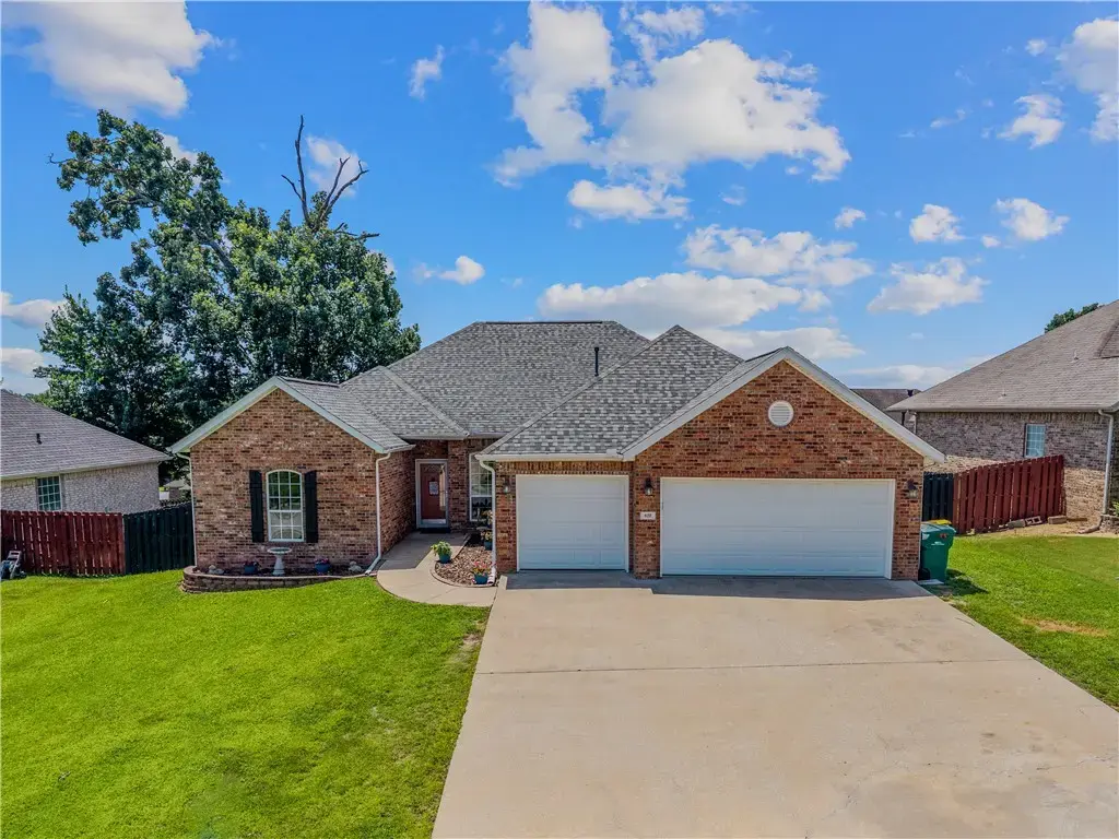 420 Asboth Drive, Centerton