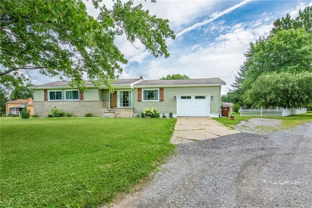 83 Edgewood Drive , Pymatuning