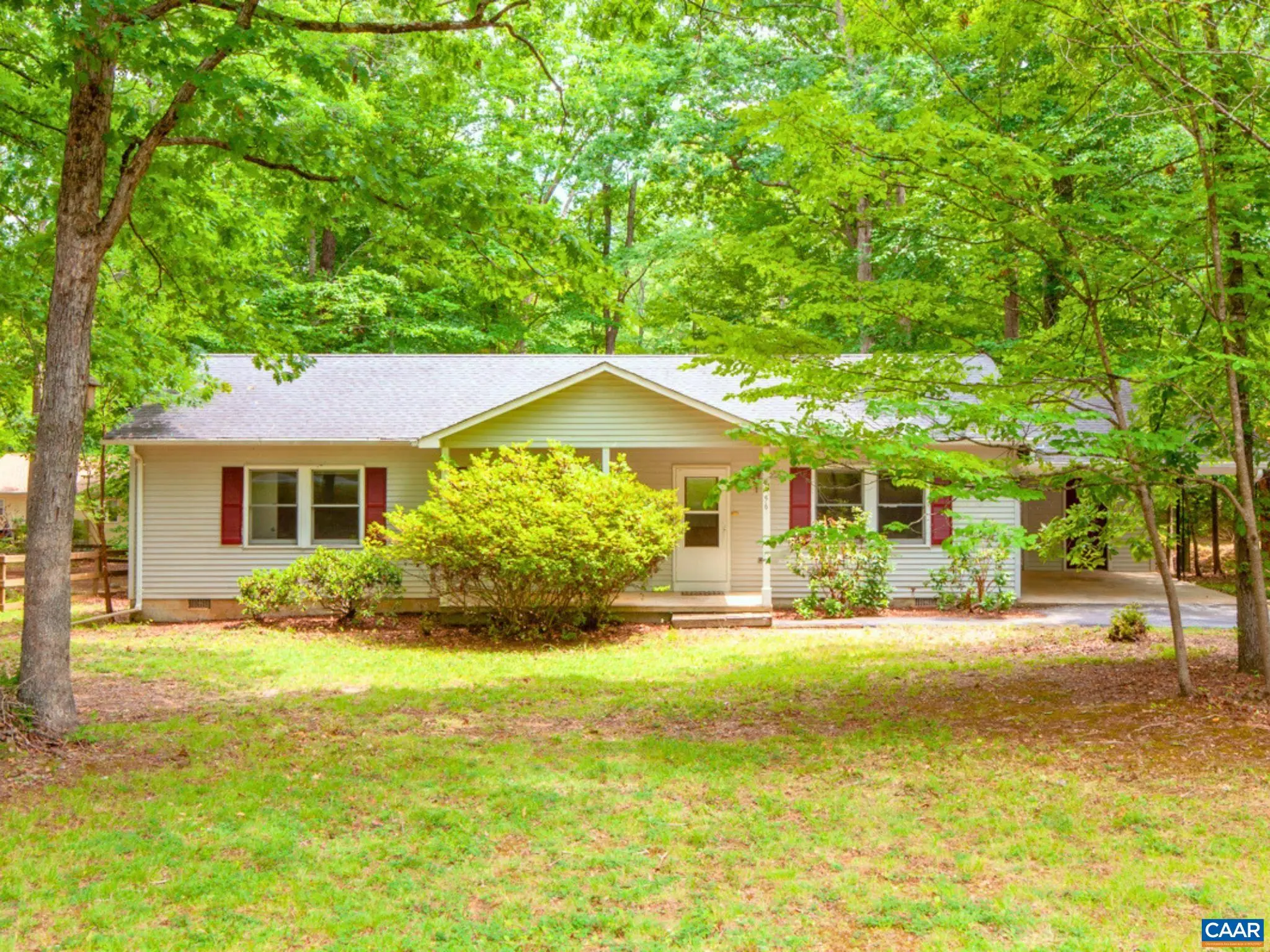 56 Riverside Dr, Palmyra