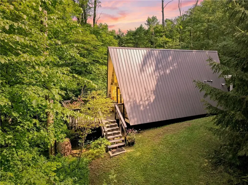 521 Earl Ansell Road , Middlecreek