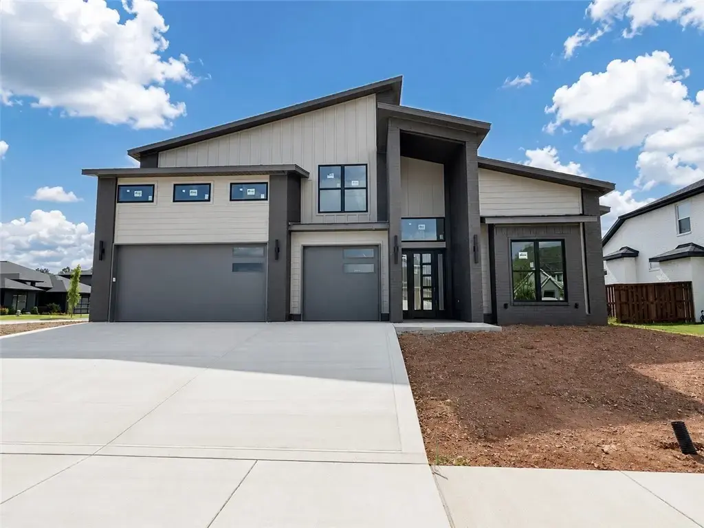 4312 S 87th Street, Bentonville