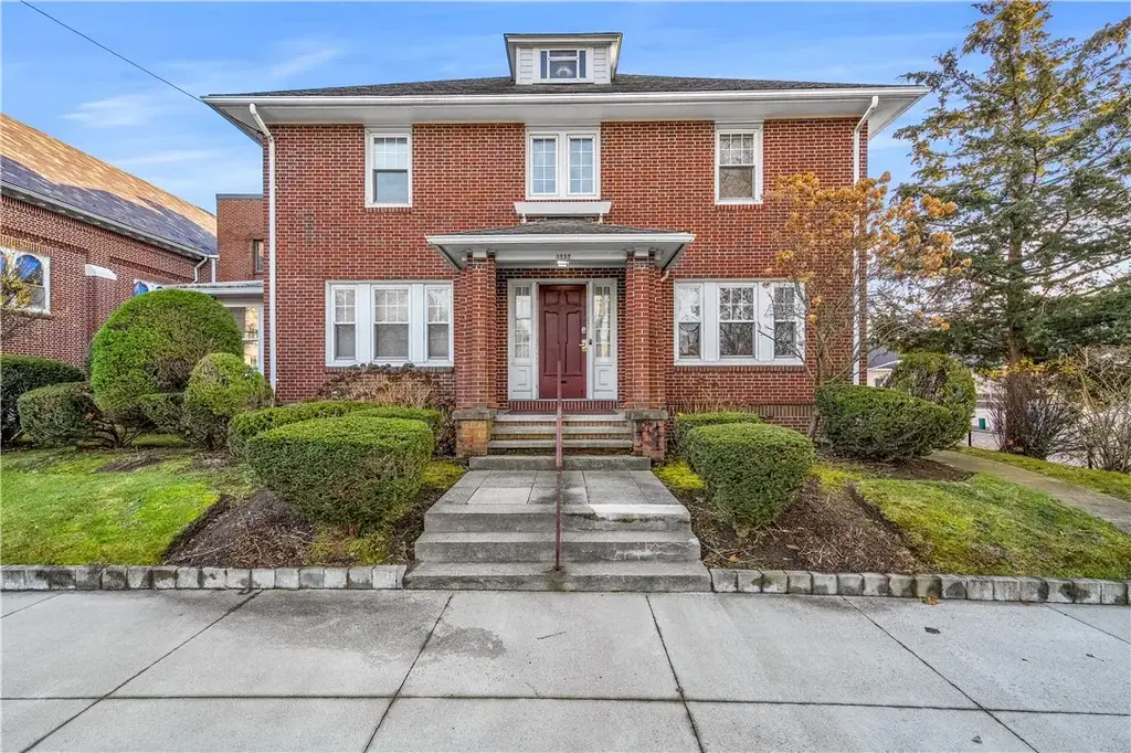 3252 Post Rd, Warwick